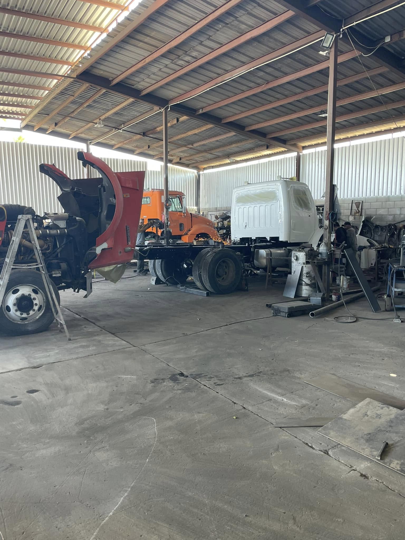Trabajo de restauración MR Maquinaria en proceso