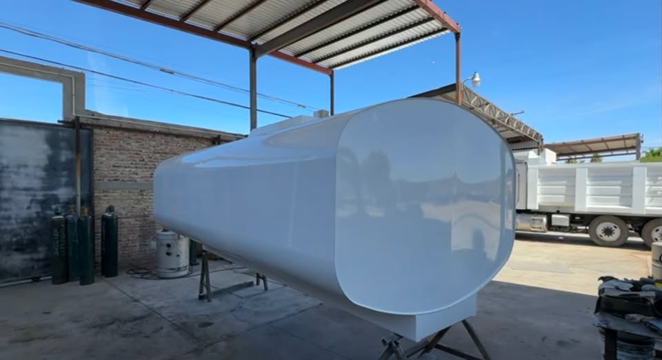 Tanque de agua fabricado en taller MR Maquinaria