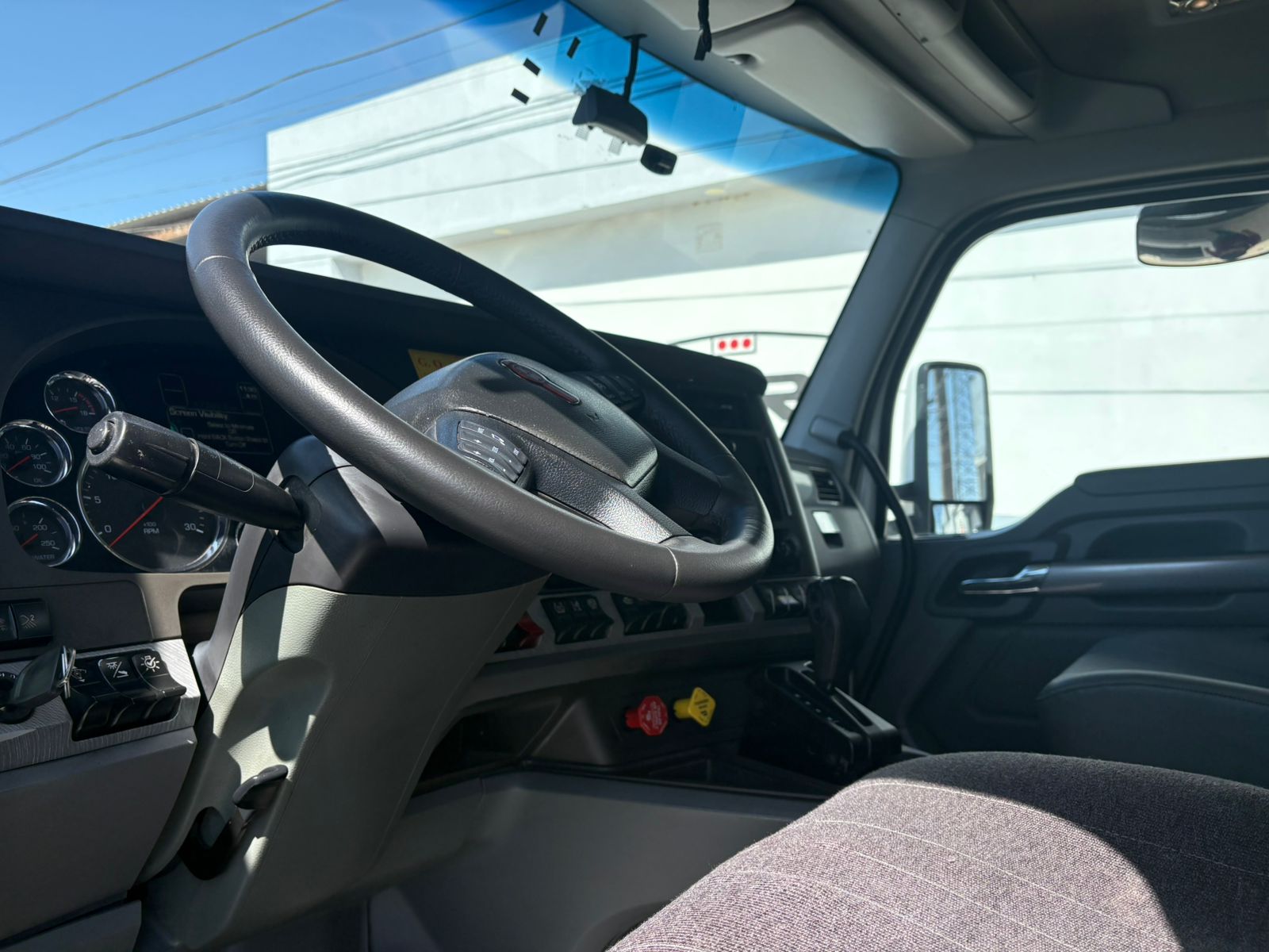 Interior de cabina del Kenworth T660